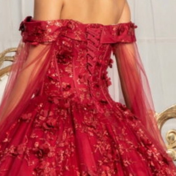 Sweet 16 / Prom Red dress corset ballgown/appliqué&glitter/off the shoulder - Picture 2 of 4